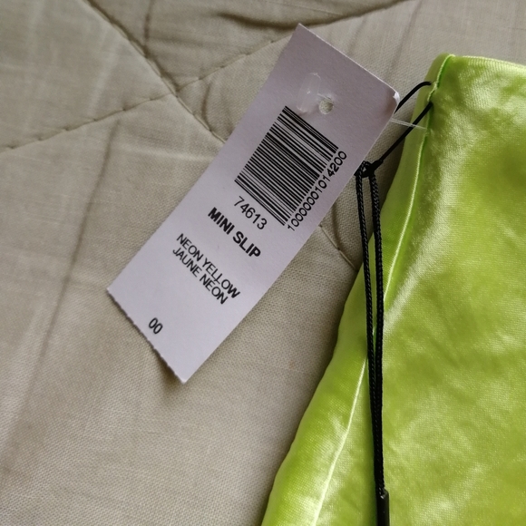 BABATON Slip Mini Skirt Neon Yellow Size 00 Aritzia NWT - Picture 5 of 9